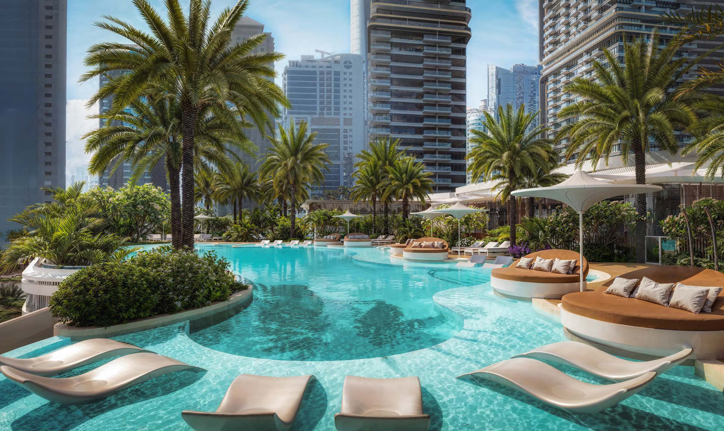 Infinity pool at Altiera Heights by Ellington in Jumeirah Islands